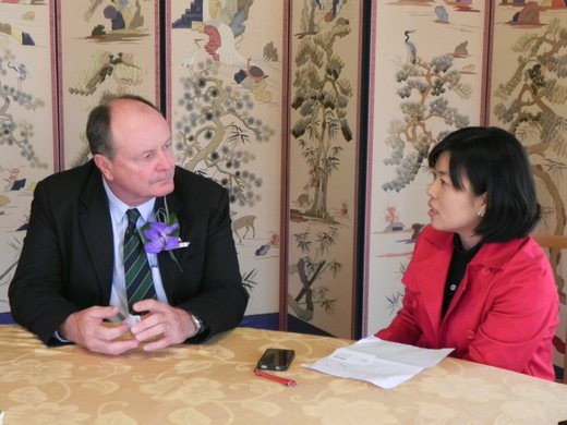 20면 알콘 인터뷰 사진1