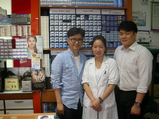 21면 안경원 단체사진 3