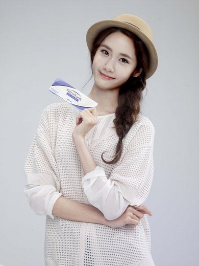 한국알콘_데일리스 일루미네이트_윤아