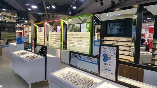 동향-다비치안경체인