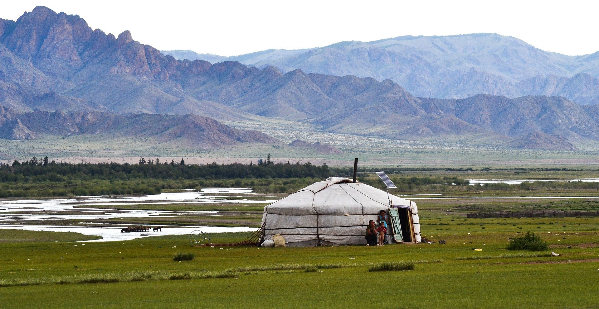 드넓은 초원이 많은 몽골에는 시력 좋은 사람들이 많다(사진=픽사베이)