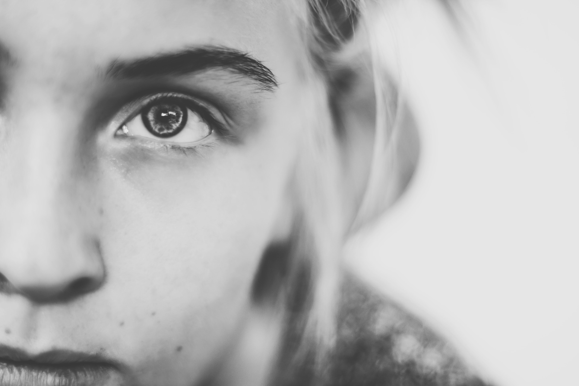 안구 돌출이 심하면 안과를 방문해 다양한 검사를 받아야 한다(사진=픽사베이)