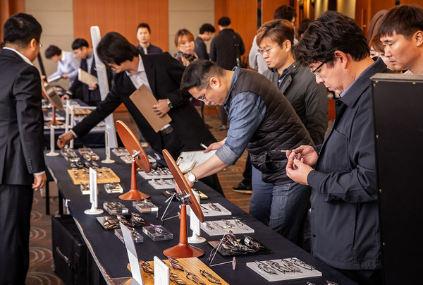 지난해 11월 열린 디엠무역 수주회. 디엠무역은 오는 10월12일부터 서울과 부산, 대구, 광주, 대전에서 안경사들을 만날 계획이다. 더불어 방역수칙을 철저히 지킬 것을 다짐했다.