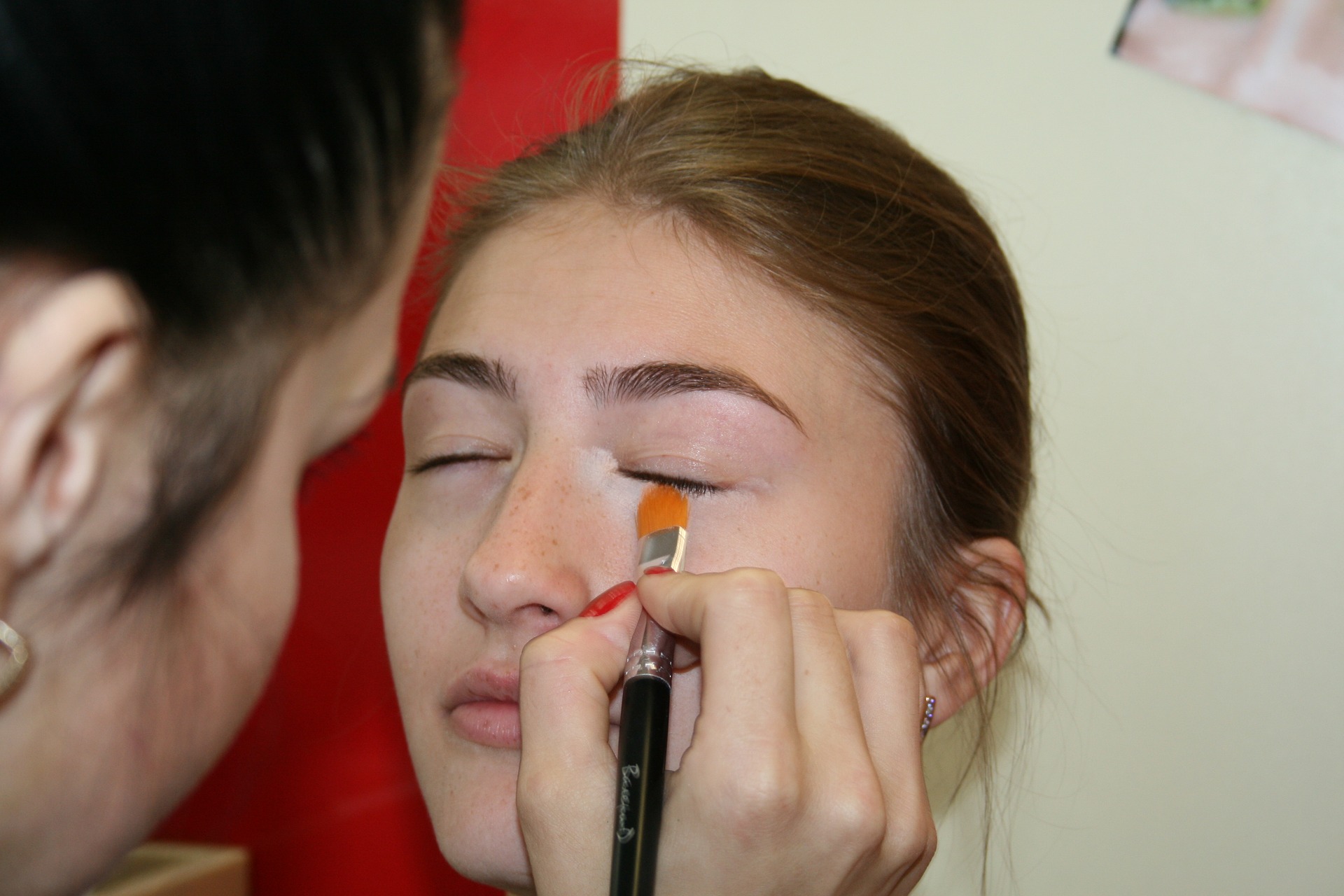 핼로윈 데이에는 좀 더 과감한 화장을 해볼 수 있다 (사진=픽사베이)