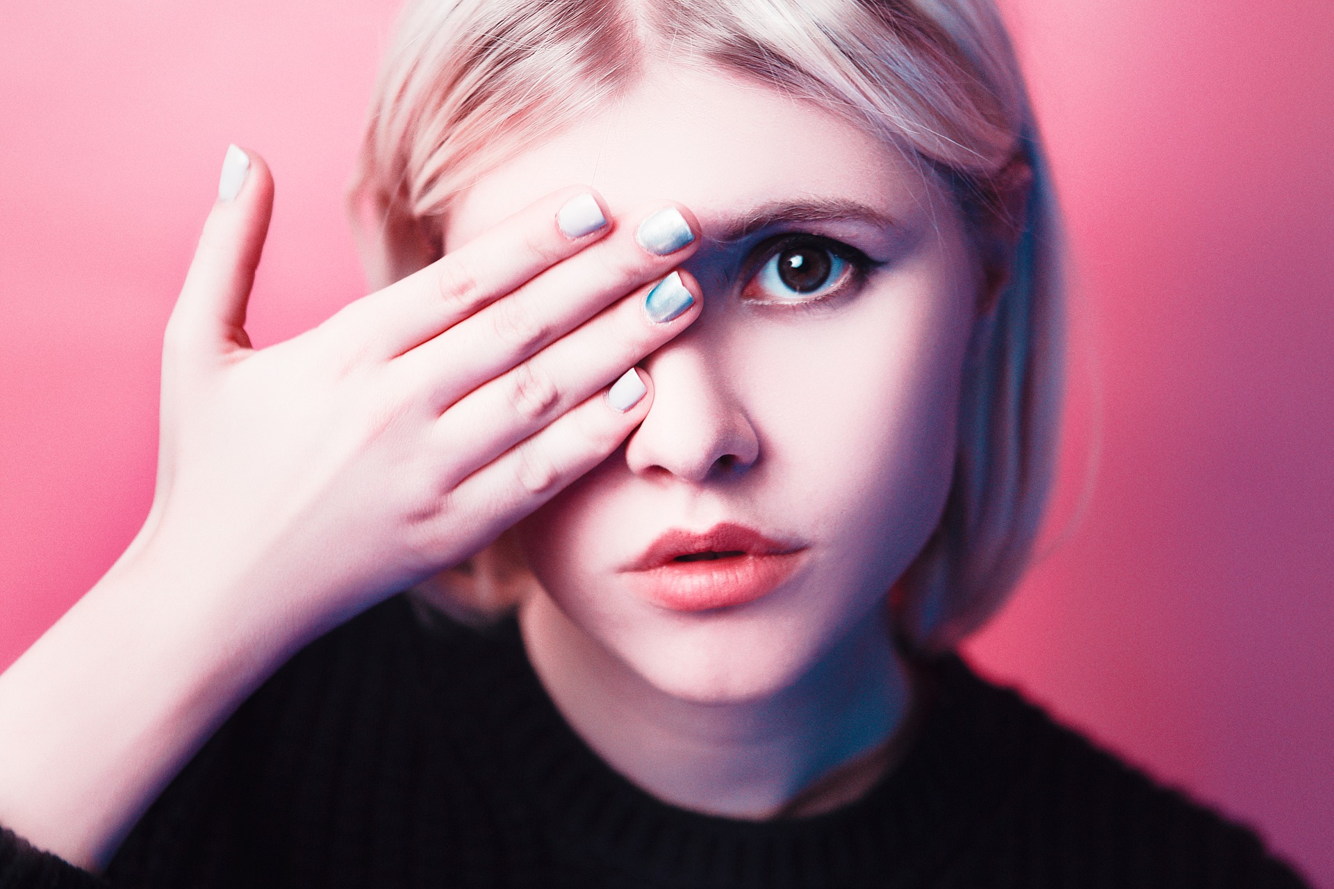 애교살은 어려보이는 효과가 있다 (사진=픽사베이)