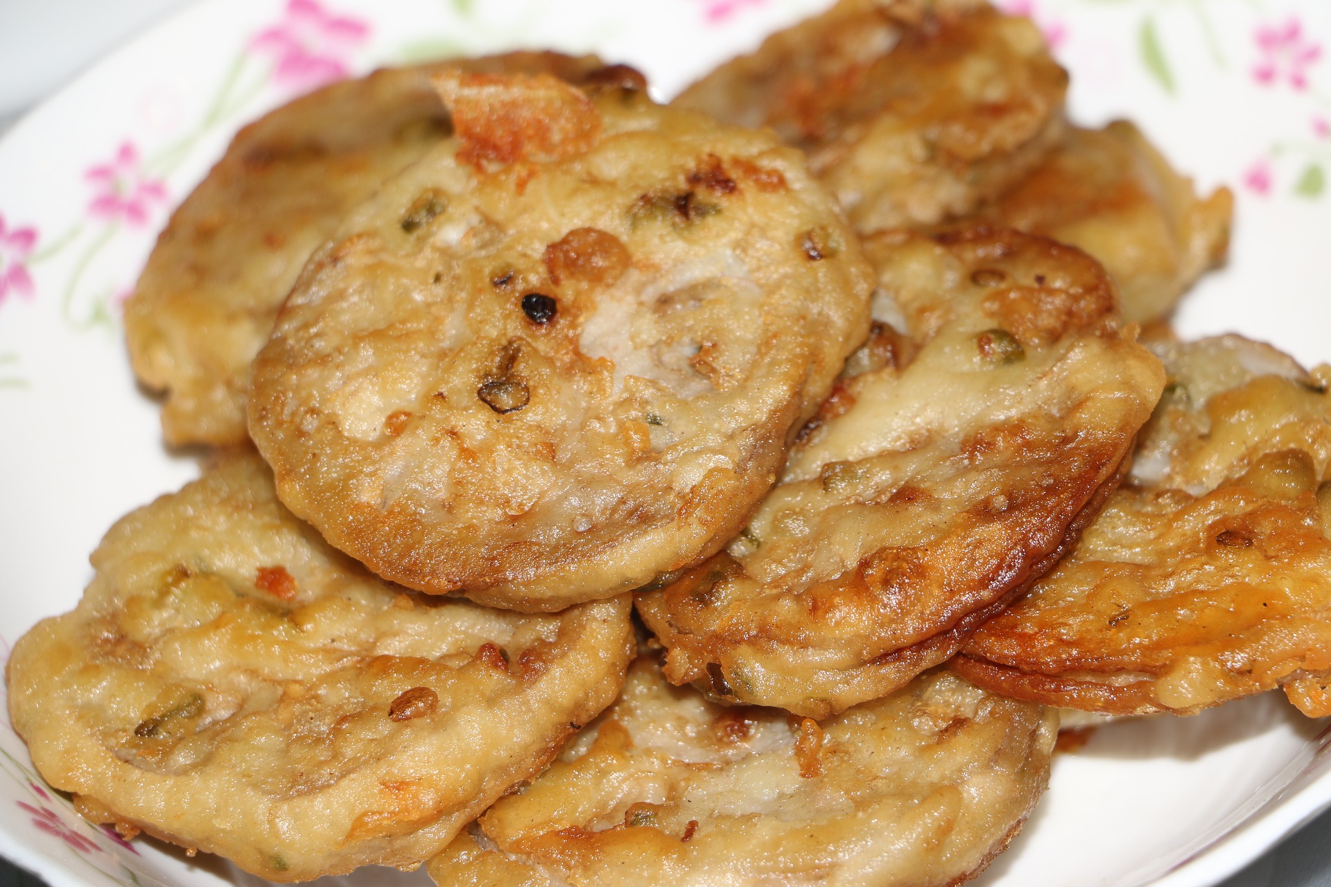 눈에 좋은 연근으로 전을 만들 수 있다  (사진=픽사베이)