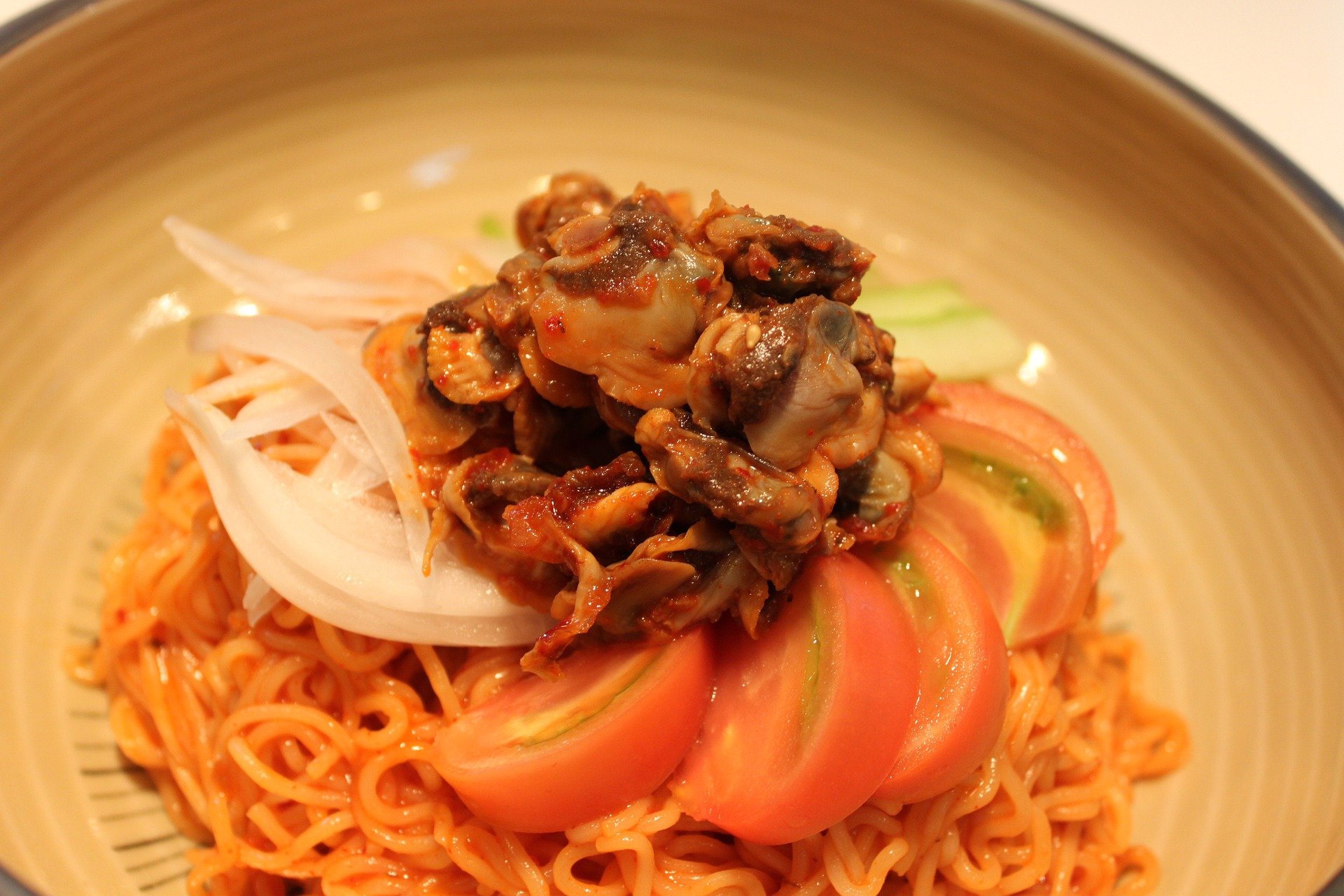 꼬막은 비빔국수로 활용해 먹을 수 있다 (사진=픽사베이)