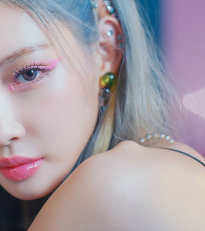 출처 청하 인스타그램 @chungha_official