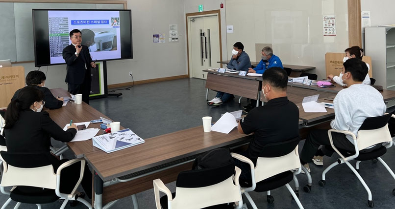 비전서포트&오마이글라스 이성욱 대표는 지난 5일 국민체육진흥공단이 주관하는 '2022년 국제스포츠인재 및 국제심판 양성 교육' 워크숍에서 국제 심판들을 대상으로 '스포츠 비전 & 동체시력 향상 스킬'이라는 주제의 특강을 진행했다.