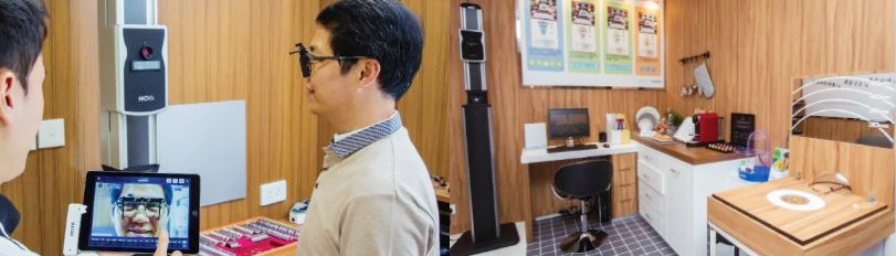 홍콩 안경 소매업체인 Optical 88에 홍콩 최초로 누진렌즈 체험 센터가 조성됐다.