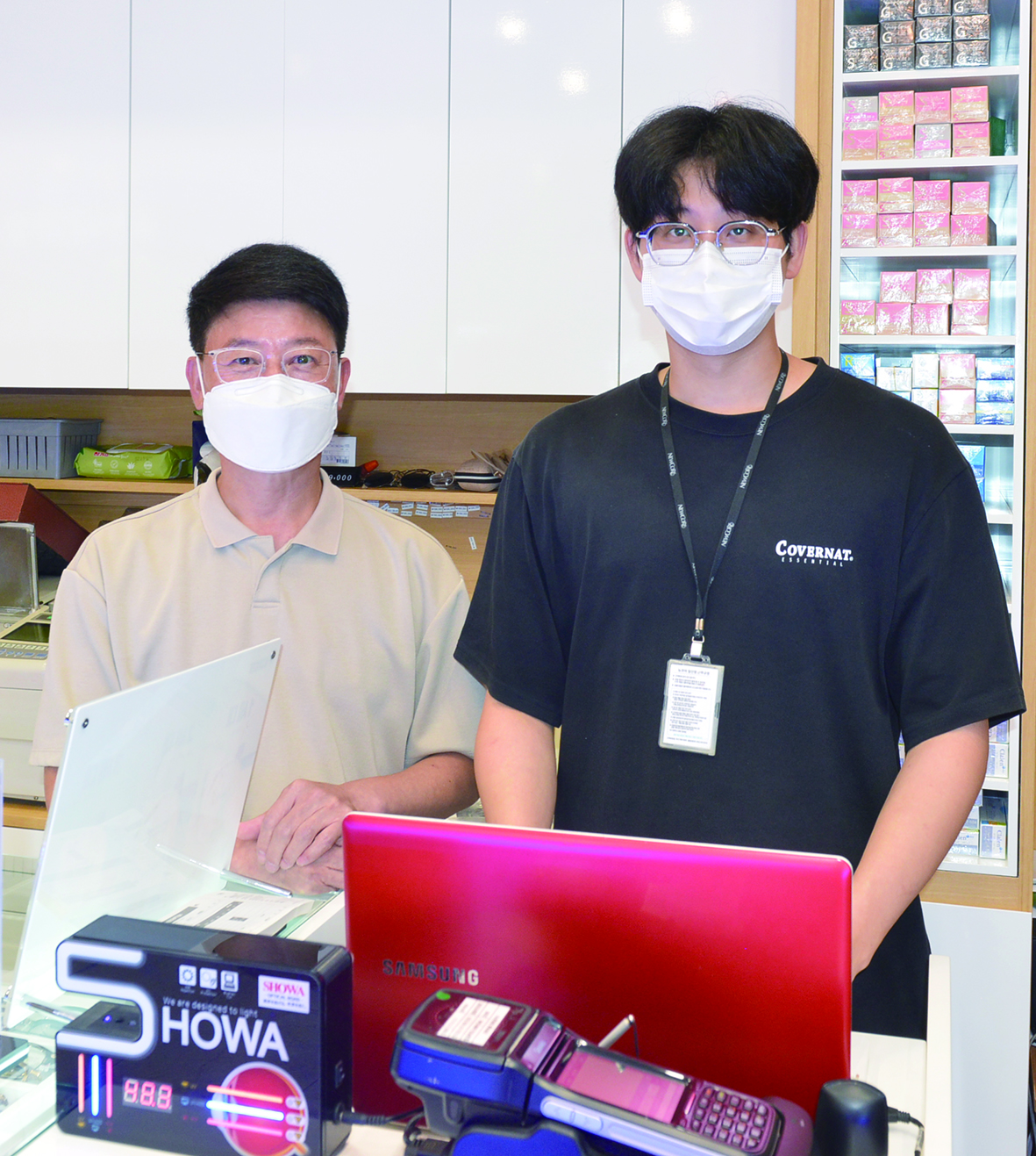 김근식 원장(왼쪽)