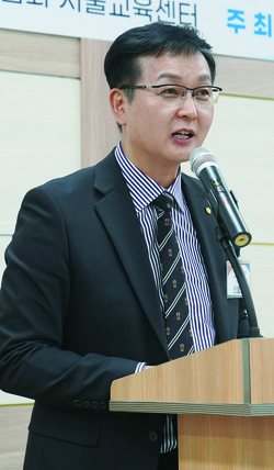 신영일 공동 운영위원장