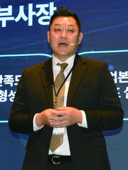 한국호야 박욱정 부사장